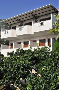Aristotelis فندق 2*